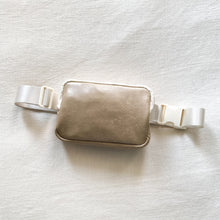 Load image into Gallery viewer, Belt Bag - Winter Dreams